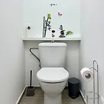 - Close To Center - Air Conditioning - Wifi شقة *