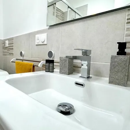 - Close To Center - Air Conditioning - Wifi Апартаменты Ментона