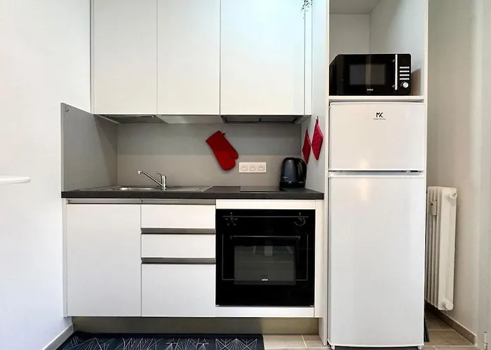 - Close To Center - Air Conditioning - Wifi *